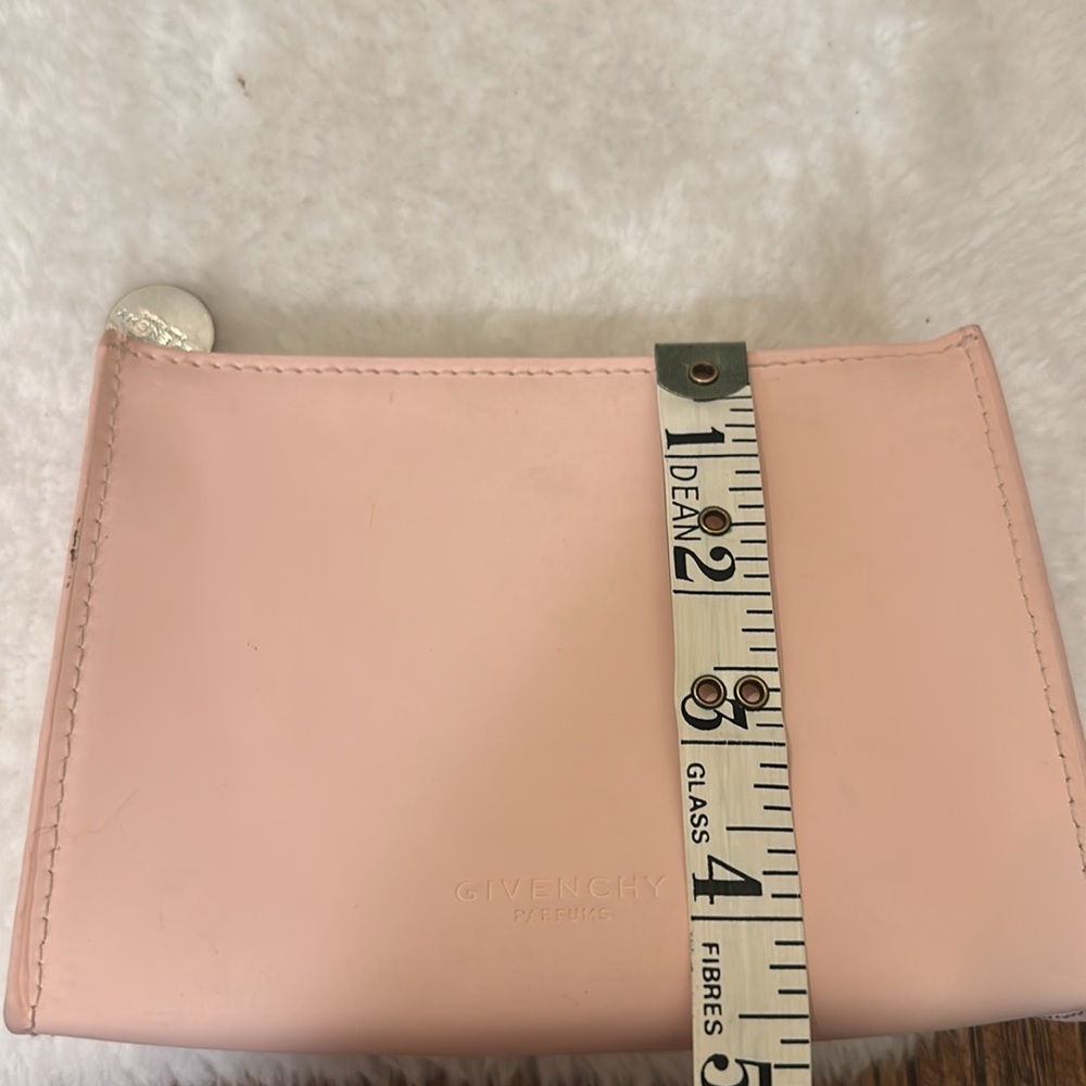Givenchy makeup bag - Picture 8 of 9